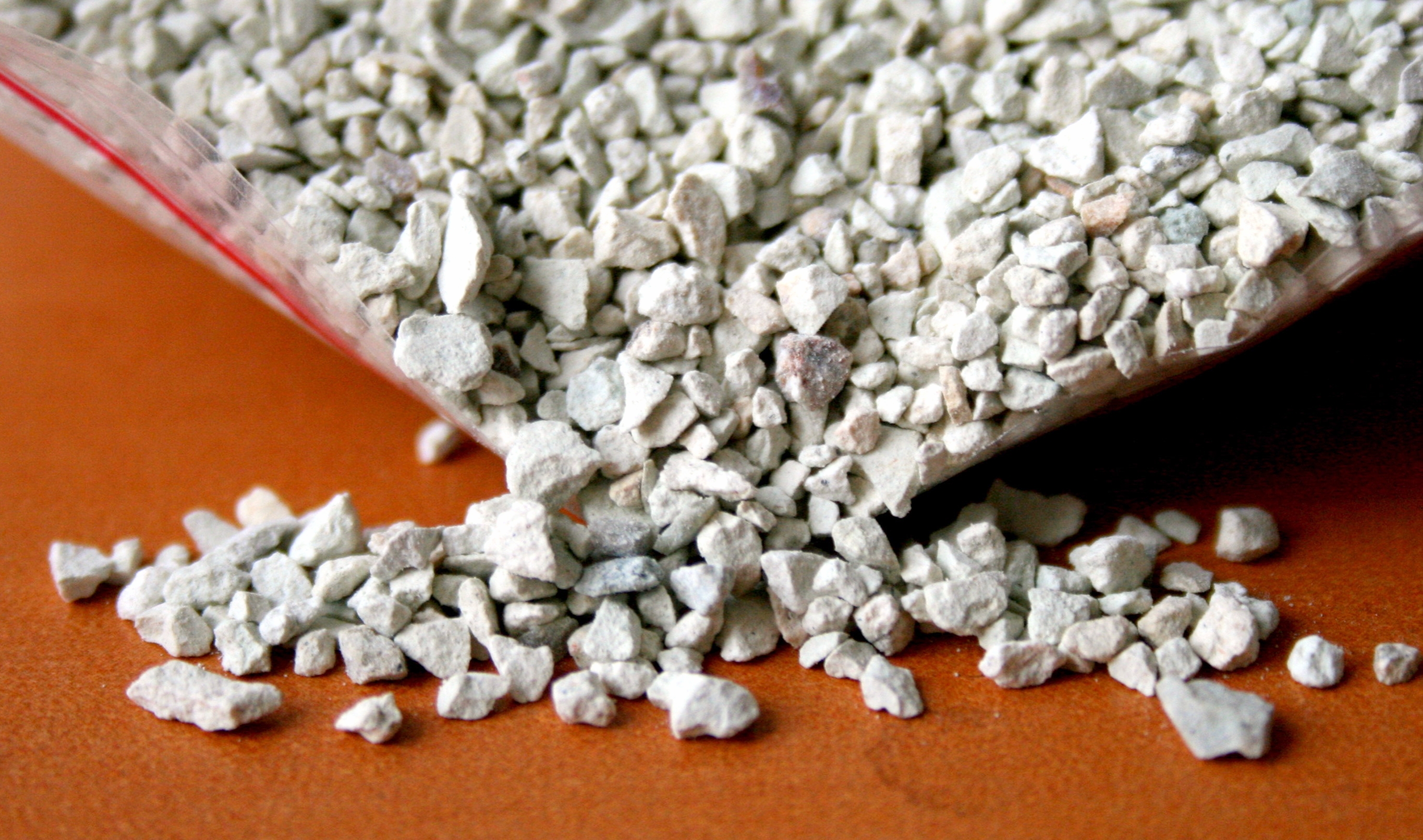 Zeolite Chabasite granulare 3-6 mm - Zeocoltura
